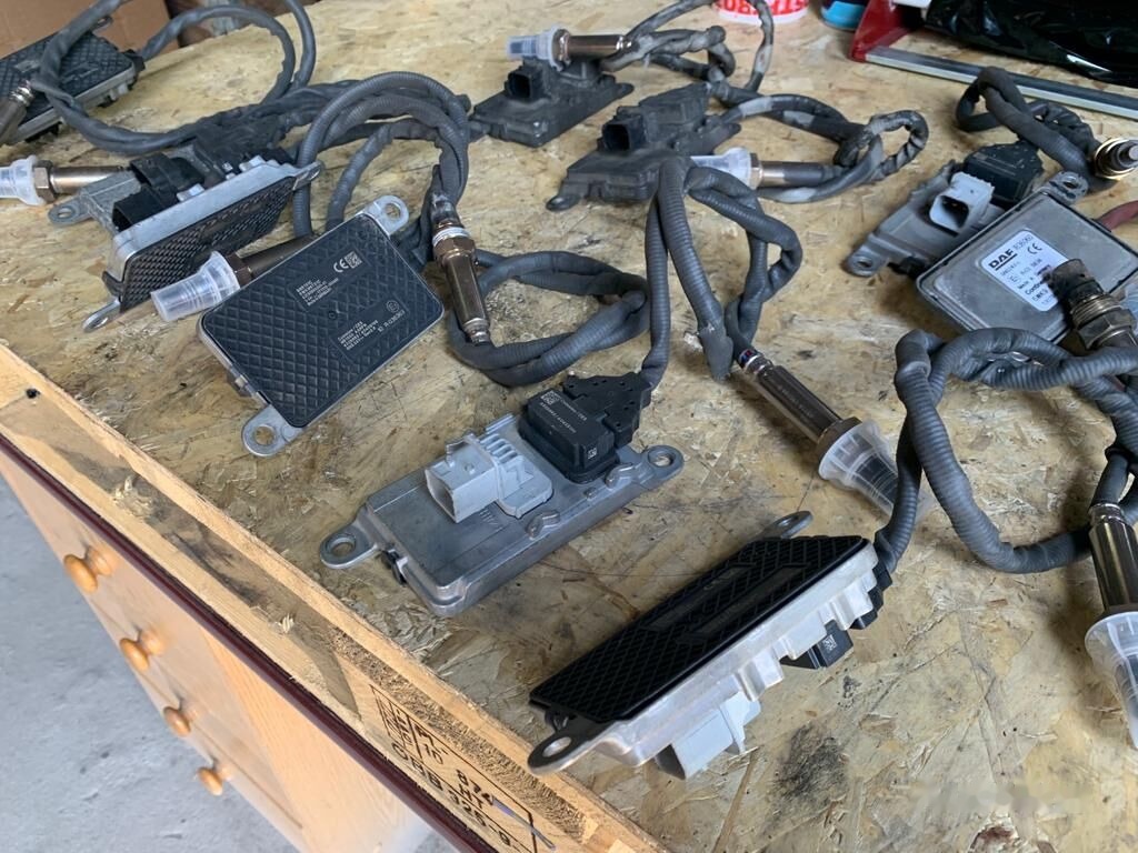 Cummins DAF euro 6 / euro 5 do regeneracji 5WK96751C DAF 4326862 Czujnik NOX, SONDA PRZED KATALIZATOREM Oryginał truck - Système d'échappement pour Camion: photos 1 Cummins DAF euro 6 / euro 5 do regeneracji 5WK96751C DAF 4326862 Czujnik NOX, SONDA PRZED KATALIZATOREM Oryginał truck - Système d'échappement pour Camion: photos 1