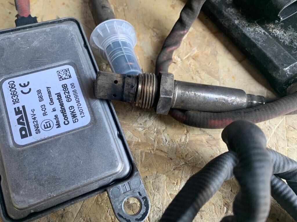 Cummins DAF euro 6 / euro 5 do regeneracji 5WK96751C DAF 4326862 Czujnik NOX, SONDA PRZED KATALIZATOREM Oryginał truck - Système d'échappement pour Camion: photos 3 Cummins DAF euro 6 / euro 5 do regeneracji 5WK96751C DAF 4326862 Czujnik NOX, SONDA PRZED KATALIZATOREM Oryginał truck - Système d'échappement pour Camion: photos 3