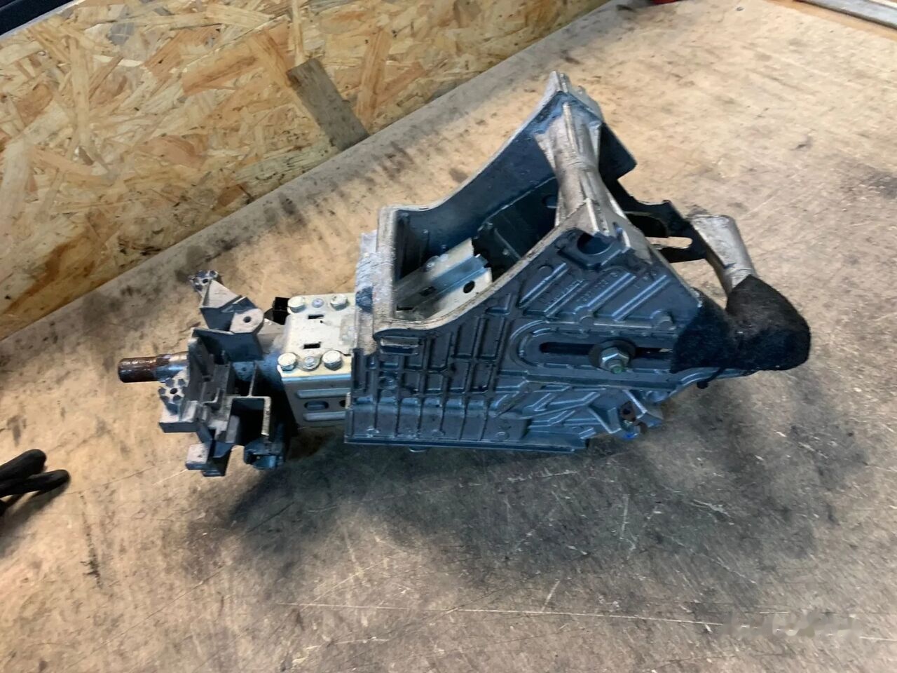 Kolumna Kierownicza MAN 7360974151 BOSCH 7360974151 - Colonne de direction pour Camion: photos 1 Kolumna Kierownicza MAN 7360974151 BOSCH 7360974151 - Colonne de direction pour Camion: photos 1