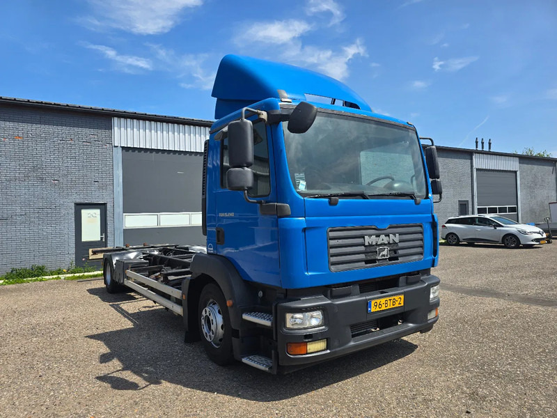 MAN TGM 15.240 TGM BDF - Camion porte-conteneur/ Caisse mobile: photos 2 MAN TGM 15.240 TGM BDF - Camion porte-conteneur/ Caisse mobile: photos 2