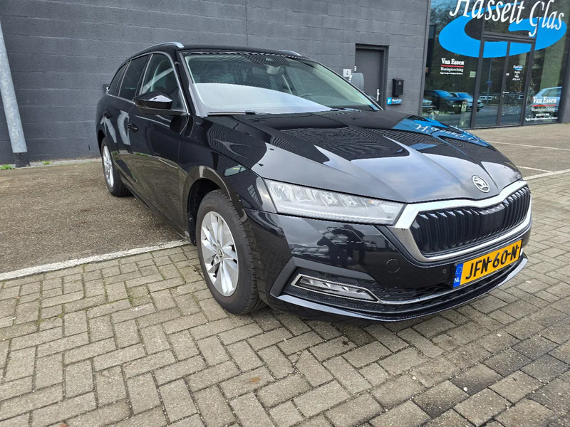 Škoda Octavia Combi 1.0 Benzine - Voiture: photos 3 Škoda Octavia Combi 1.0 Benzine - Voiture: photos 3