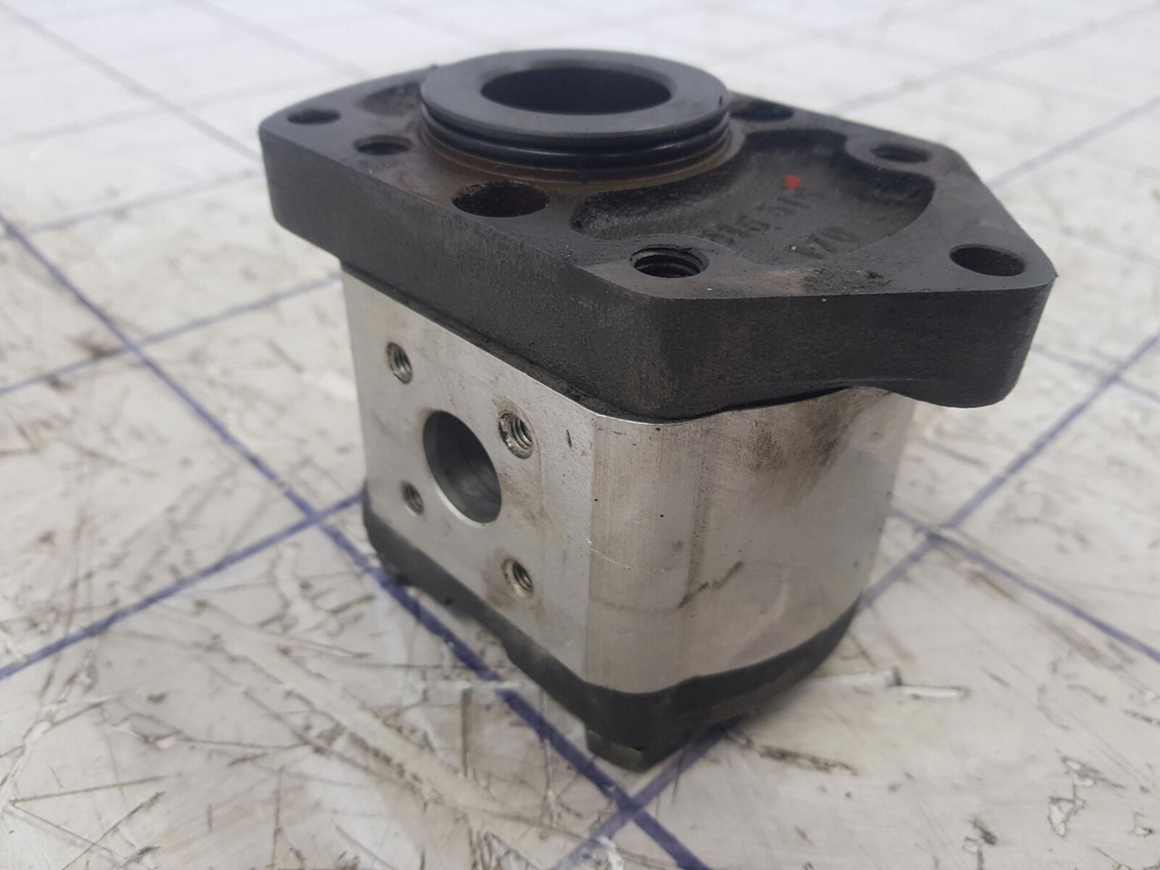 Bosch Bosch gear pump - Pompe hydraulique pour Grue mobile: photos 3 Bosch Bosch gear pump - Pompe hydraulique pour Grue mobile: photos 3