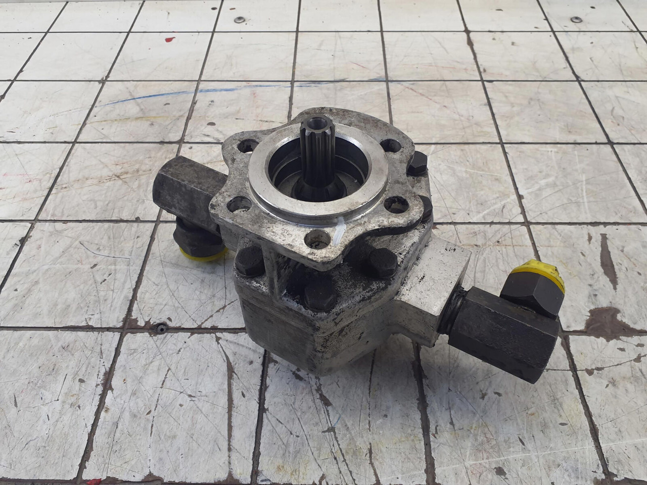 Clark Dana gear Pump 450230 - Pompe hydraulique pour Grue mobile: photos 5 Clark Dana gear Pump 450230 - Pompe hydraulique pour Grue mobile: photos 5