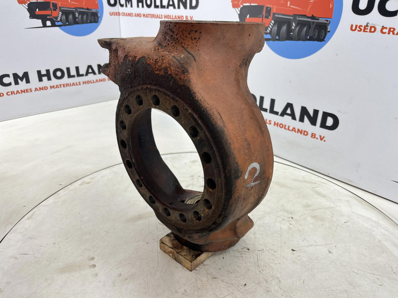 Faun RTF 50 Steering knuckle 16 holes axle 3 right - Fusée d'essieu pour Grue: photos 1 Faun RTF 50 Steering knuckle 16 holes axle 3 right - Fusée d'essieu pour Grue: photos 1