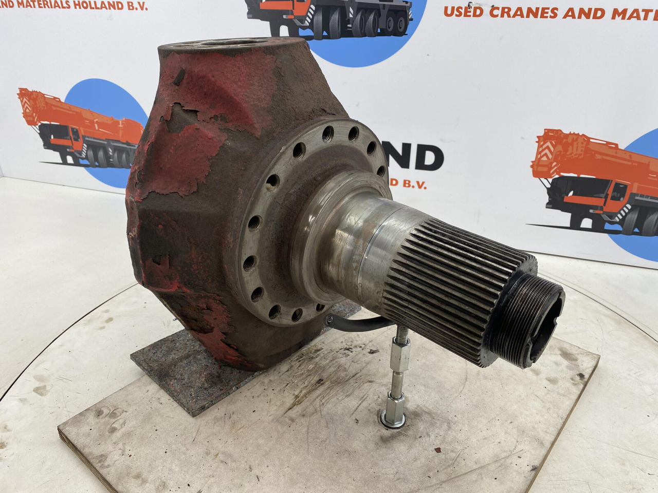 Gottwald AMK Steering knuckle 16 holes - Fusée d'essieu pour Grue mobile: photos 3 Gottwald AMK Steering knuckle 16 holes - Fusée d'essieu pour Grue mobile: photos 3