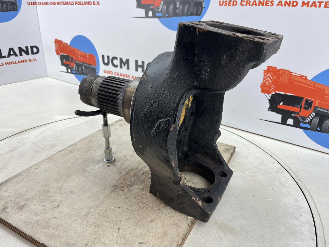 Grove AT 750 BE Steering knuckle 16 holes - Fusée d'essieu pour Grue mobile: photos 4 Grove AT 750 BE Steering knuckle 16 holes - Fusée d'essieu pour Grue mobile: photos 4