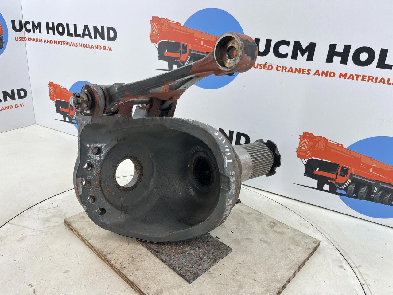 Grove GMK 3055 Steering knuckle 16 holes axle 1 right - Fusée d'essieu pour Grue mobile: photos 4 Grove GMK 3055 Steering knuckle 16 holes axle 1 right - Fusée d'essieu pour Grue mobile: photos 4