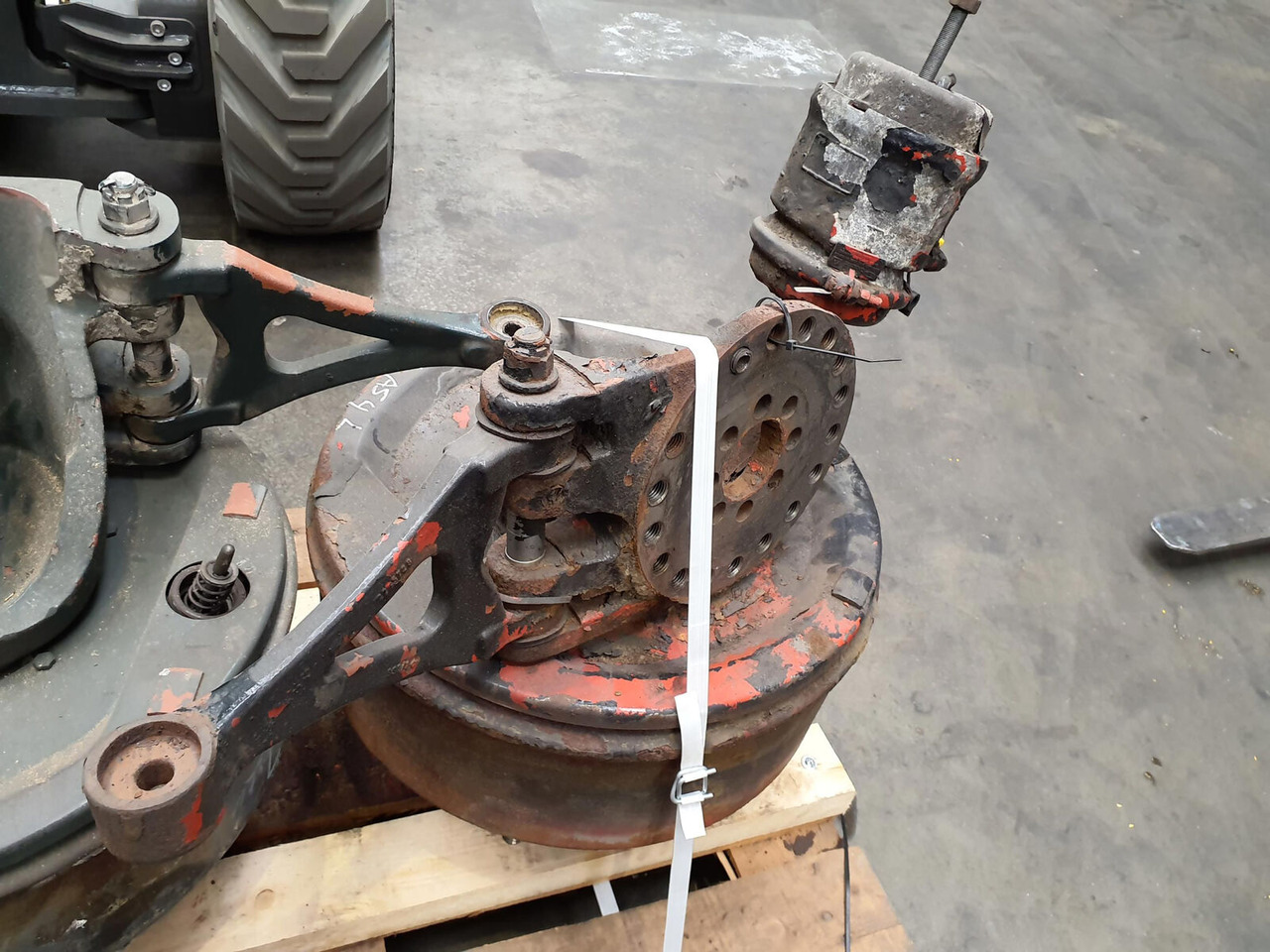 Grove GMK 5100 Megatrak axle housing - Fusée d'essieu pour Grue mobile: photos 5 Grove GMK 5100 Megatrak axle housing - Fusée d'essieu pour Grue mobile: photos 5