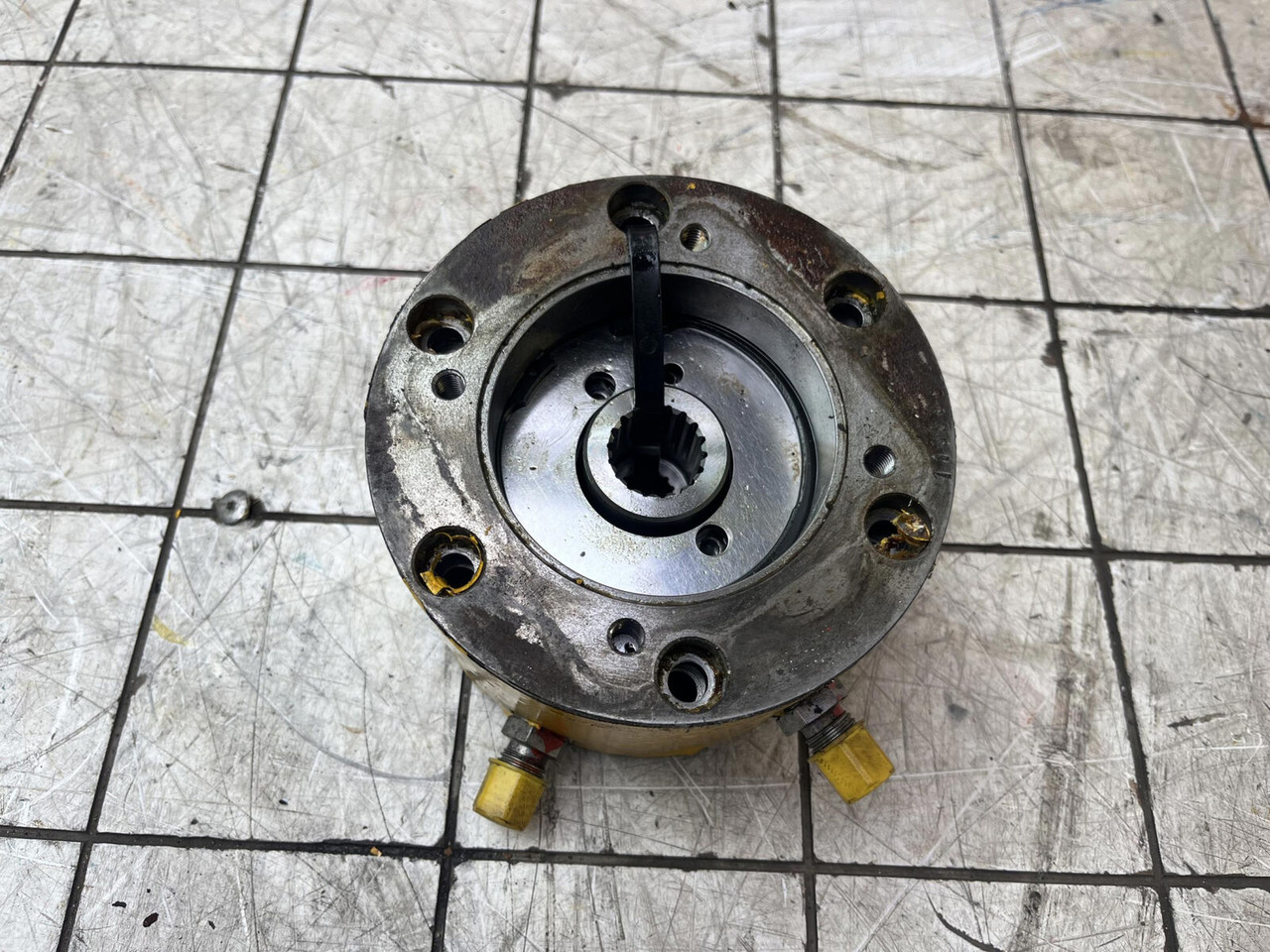 Grove GMK 6300 L multiple-disk brake - Moteur de rotation pour Grue: photos 3 Grove GMK 6300 L multiple-disk brake - Moteur de rotation pour Grue: photos 3