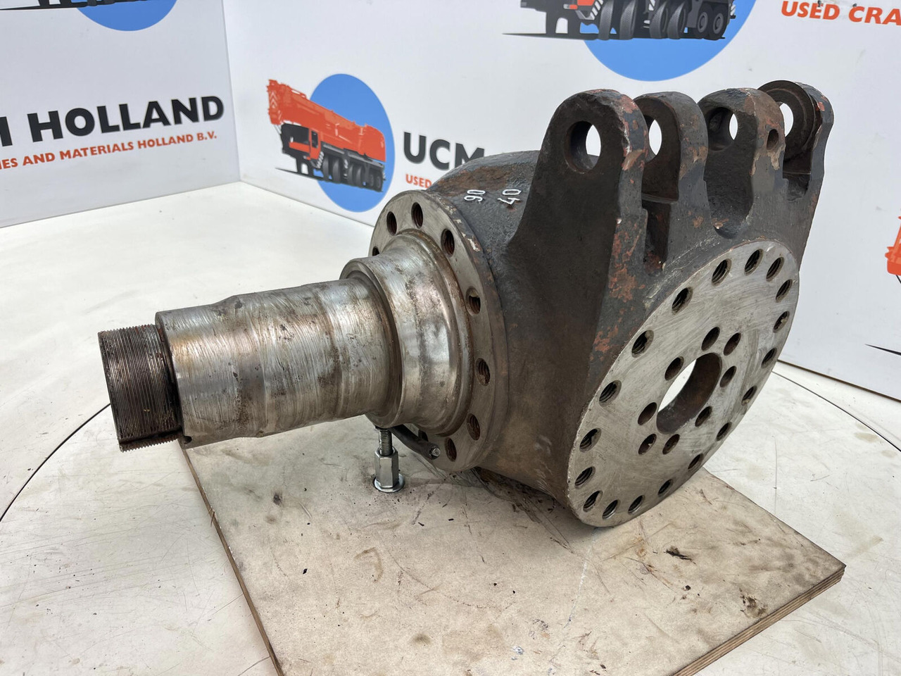 Grove GMK Steering knuckle 12 holes - Fusée d'essieu pour Grue mobile: photos 1 Grove GMK Steering knuckle 12 holes - Fusée d'essieu pour Grue mobile: photos 1