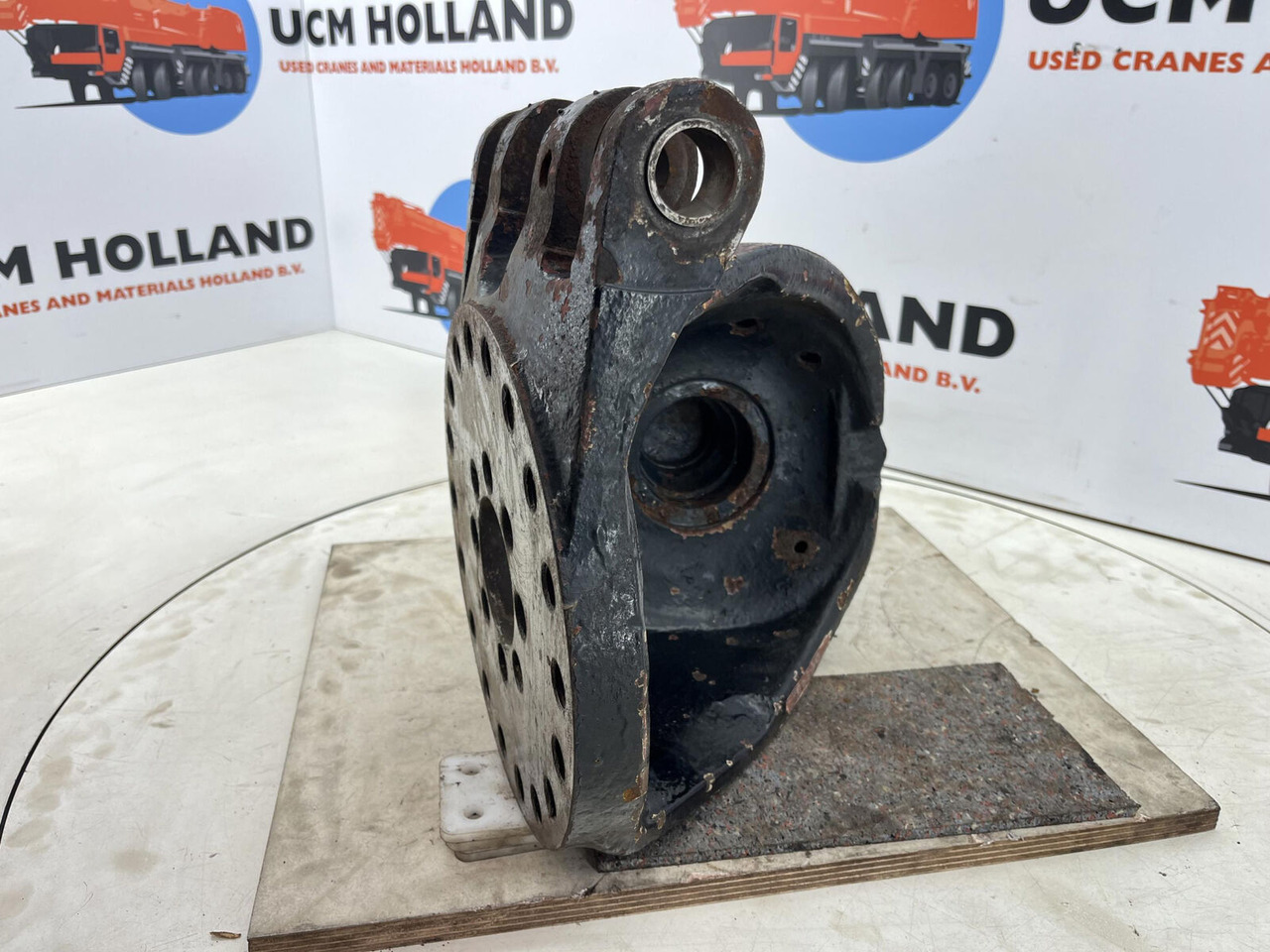 Grove GMK Steering knuckle 12 holes - Fusée d'essieu pour Grue mobile: photos 5 Grove GMK Steering knuckle 12 holes - Fusée d'essieu pour Grue mobile: photos 5