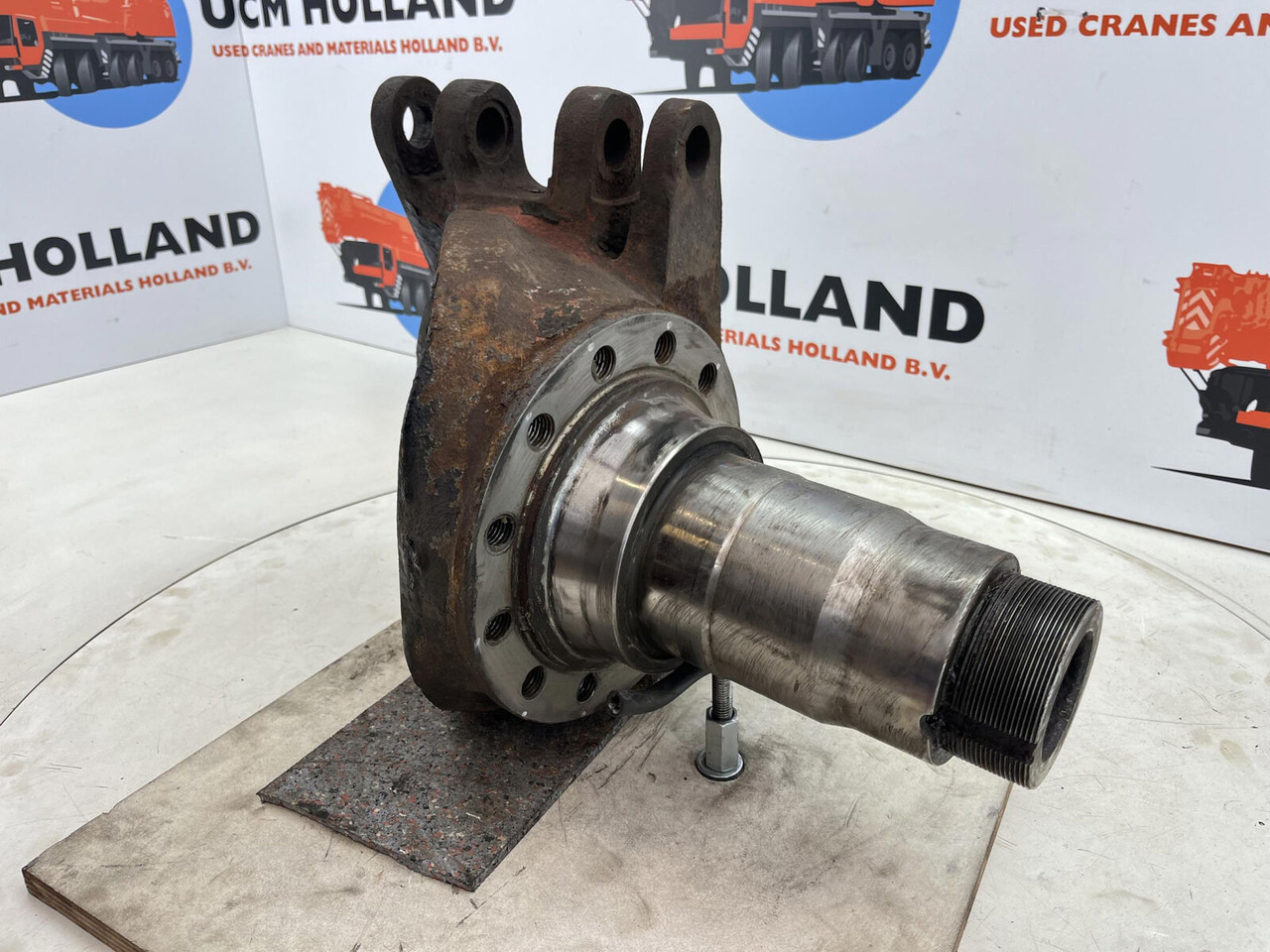 Grove GMK Steering knuckle 12 holes - Fusée d'essieu pour Grue mobile: photos 2 Grove GMK Steering knuckle 12 holes - Fusée d'essieu pour Grue mobile: photos 2