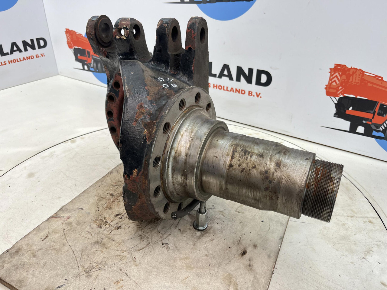 Grove GMK Steering knuckle 12 holes - Fusée d'essieu pour Grue mobile: photos 3 Grove GMK Steering knuckle 12 holes - Fusée d'essieu pour Grue mobile: photos 3