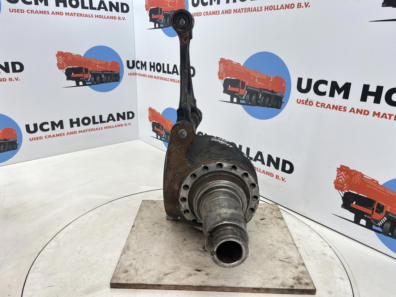 Grove GMK Steering knuckle 16 holes - Fusée d'essieu pour Grue mobile: photos 2 Grove GMK Steering knuckle 16 holes - Fusée d'essieu pour Grue mobile: photos 2