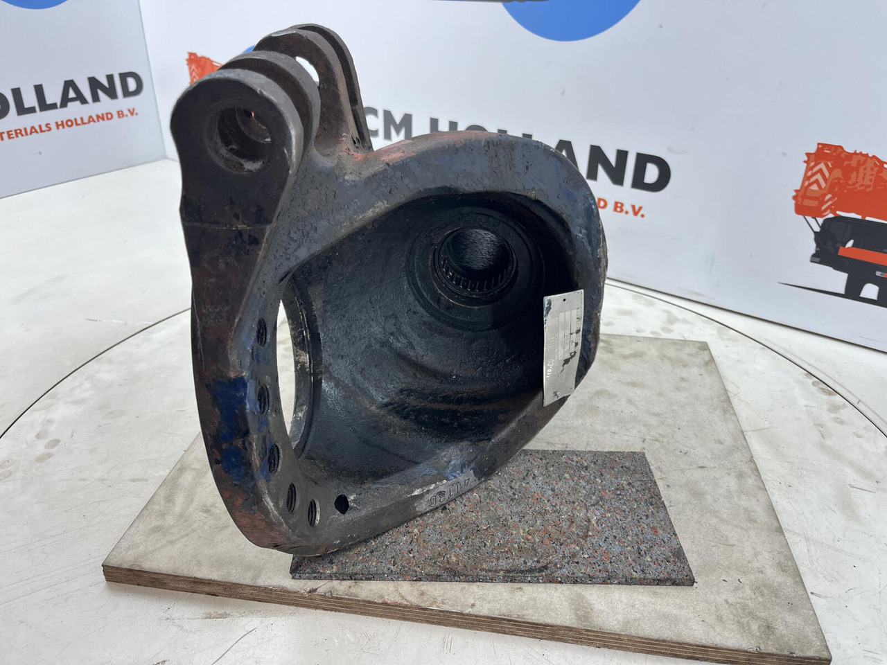 Grove GMK Steering knuckle 16 holes - Fusée d'essieu pour Grue mobile: photos 5 Grove GMK Steering knuckle 16 holes - Fusée d'essieu pour Grue mobile: photos 5