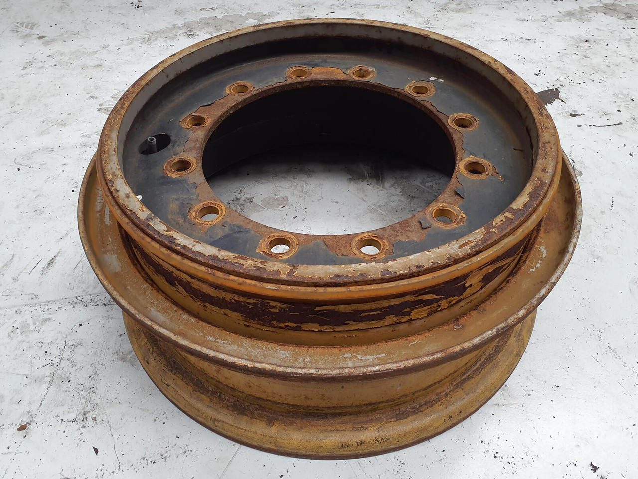 Grove Rim 385/95R25 12 5.5 3p - Jante pour Grue: photos 1 Grove Rim 385/95R25 12 5.5 3p - Jante pour Grue: photos 1