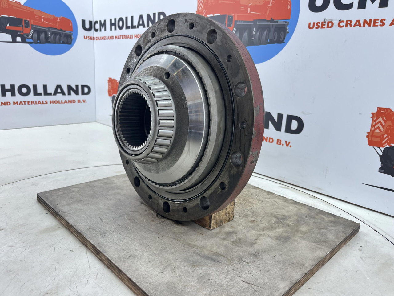 Kessler Planetary gear 17-24-67-32-3pl-H83-42 - Moteur de translation pour Grue mobile: photos 3 Kessler Planetary gear 17-24-67-32-3pl-H83-42 - Moteur de translation pour Grue mobile: photos 3
