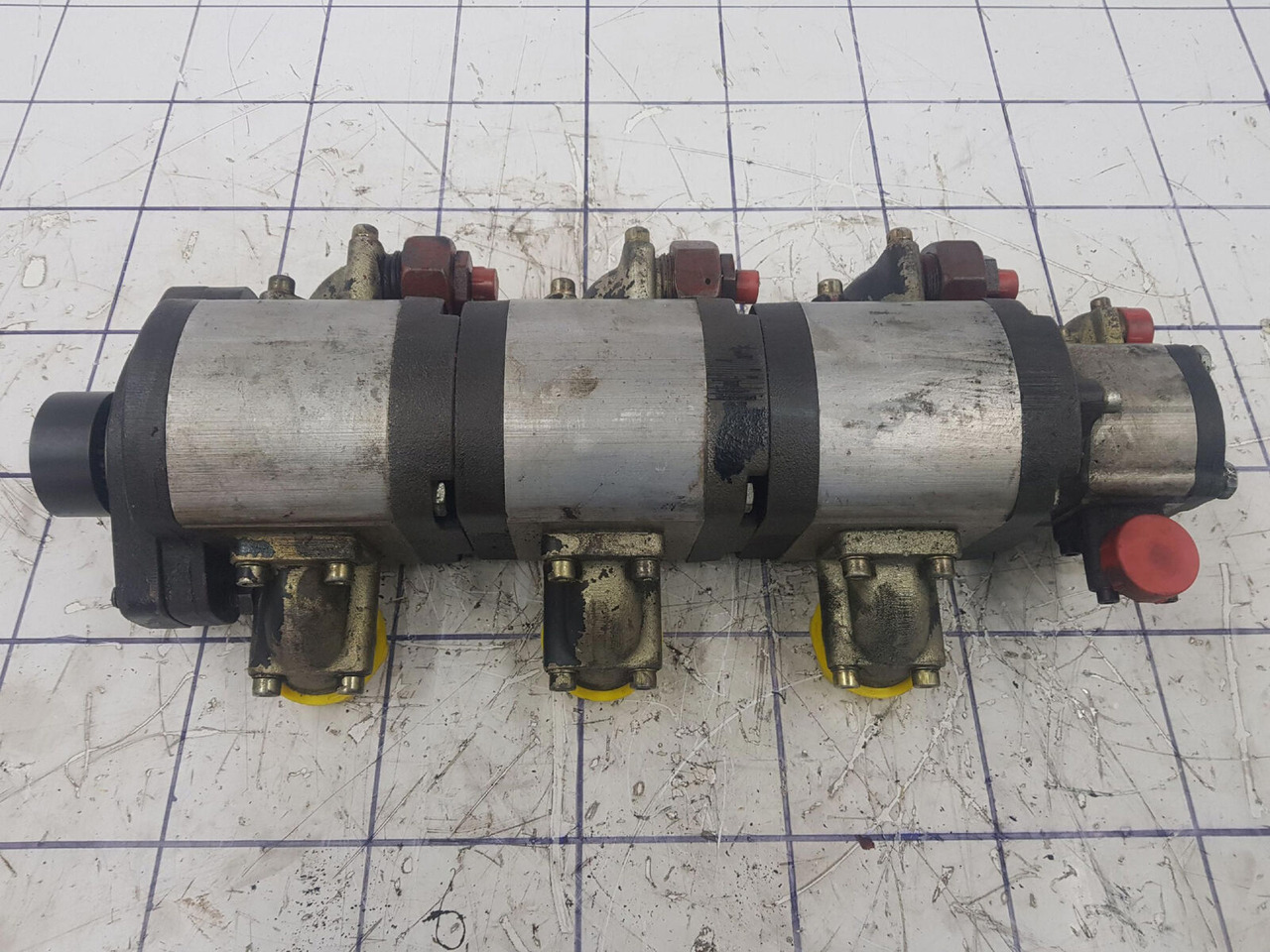 Krupp KMK 3045 four way gear pump - Pompe hydraulique pour Grue mobile: photos 4 Krupp KMK 3045 four way gear pump - Pompe hydraulique pour Grue mobile: photos 4
