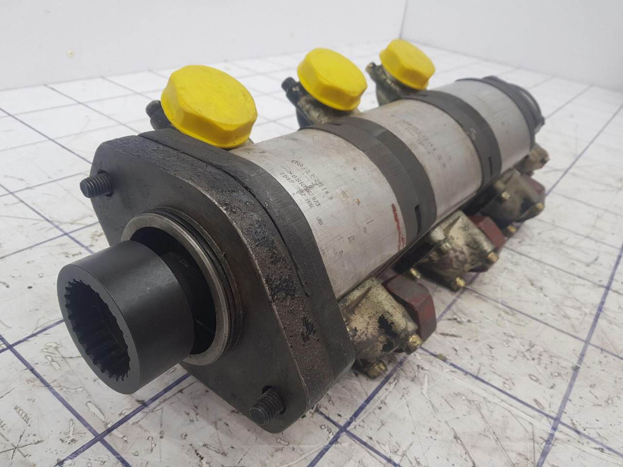 Krupp KMK 3045 four way gear pump - Pompe hydraulique pour Grue mobile: photos 2 Krupp KMK 3045 four way gear pump - Pompe hydraulique pour Grue mobile: photos 2