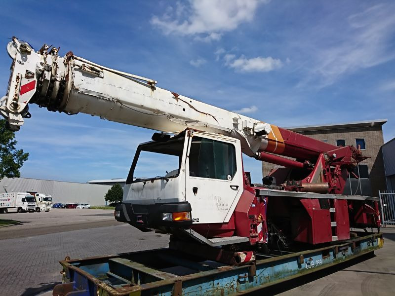 Liebherr LTM 1040-2.1 - Grue mobile: photos 1 Liebherr LTM 1040-2.1 - Grue mobile: photos 1