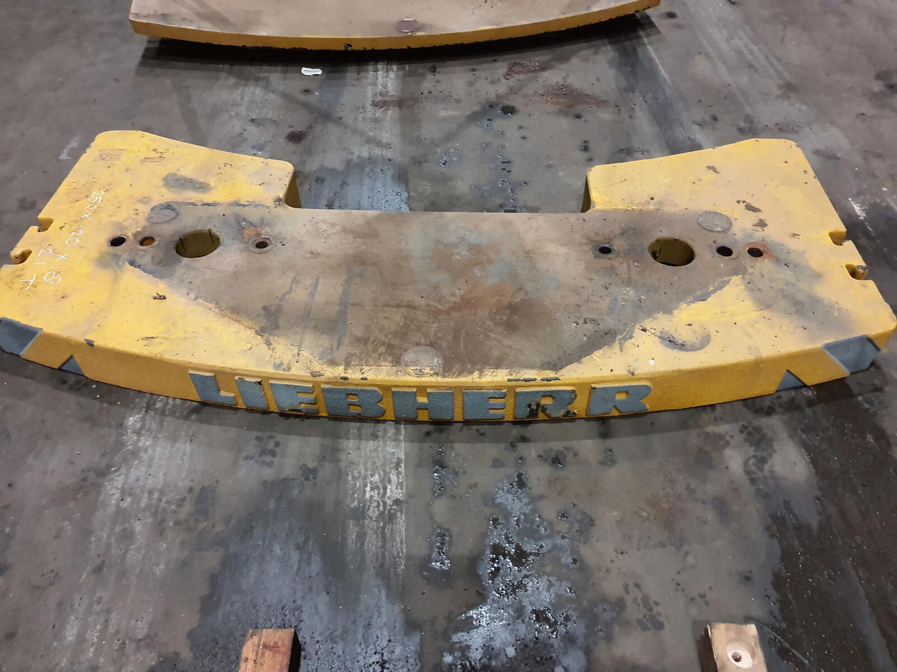 Liebherr LTM 1050-1 counterweight 2,1 ton - Contrepoids pour Grue mobile: photos 2 Liebherr LTM 1050-1 counterweight 2,1 ton - Contrepoids pour Grue mobile: photos 2