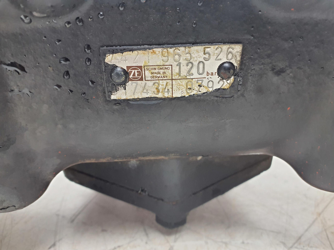 Boîtier de direction pour Grue mobile Liebherr LTM 1050 steering box: photos 6 Boîtier de direction pour Grue mobile Liebherr LTM 1050 steering box: photos 6