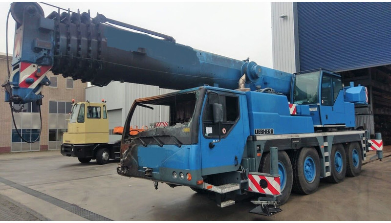 Liebherr LTM 1070-4.1 - Grue tout-terrain: photos 1 Liebherr LTM 1070-4.1 - Grue tout-terrain: photos 1
