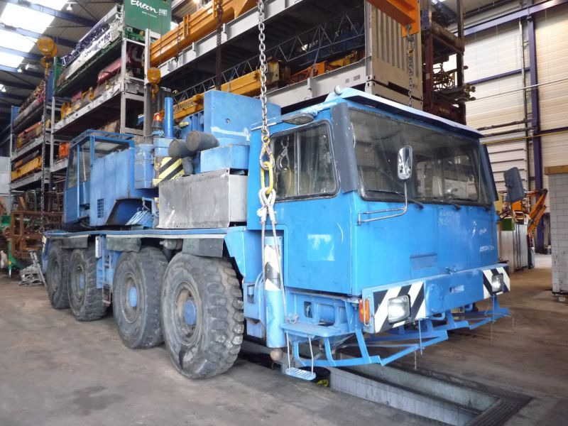 Liebherr LTM 1070. for parts - Grue tout-terrain: photos 1 Liebherr LTM 1070. for parts - Grue tout-terrain: photos 1