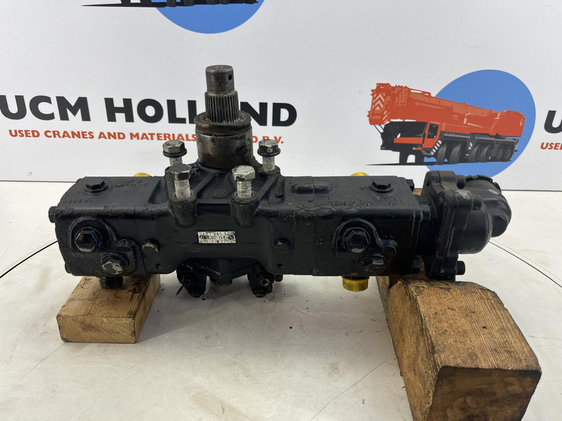 Liebherr LTM 1070 steering box - Colonne de direction pour Grue: photos 3 Liebherr LTM 1070 steering box - Colonne de direction pour Grue: photos 3