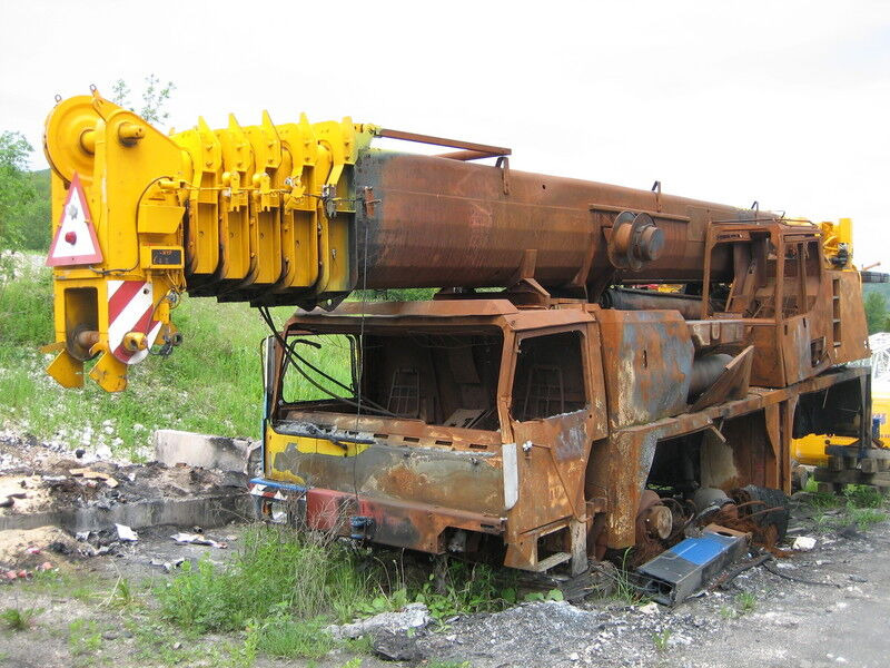 Liebherr LTM 1090/2 for parts - Grue mobile: photos 1 Liebherr LTM 1090/2 for parts - Grue mobile: photos 1