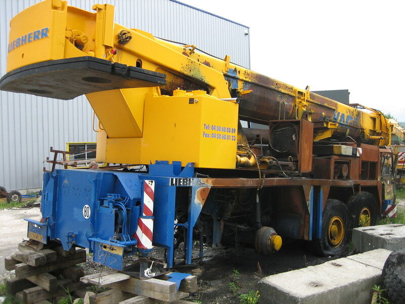 Liebherr LTM 1090/2 for parts - Grue mobile: photos 2 Liebherr LTM 1090/2 for parts - Grue mobile: photos 2