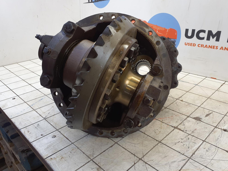 Liebherr LTM 1160 axle 5 drive through diff 13x35 - Différentiel pour Grue: photos 1 Liebherr LTM 1160 axle 5 drive through diff 13x35 - Différentiel pour Grue: photos 1