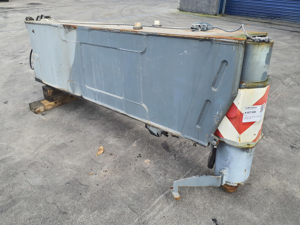 Liebherr LTM 1250-6.1 outrigger beam complete rear - Suspension pour Grue: photos 2 Liebherr LTM 1250-6.1 outrigger beam complete rear - Suspension pour Grue: photos 2