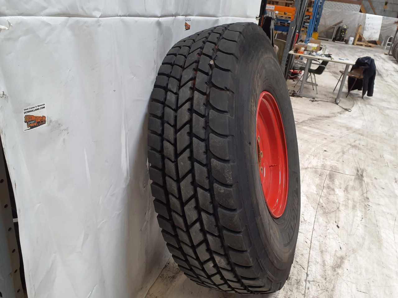 Michelin Wheel 445/95R25 10 12 1p - Roue complète pour Grue: photos 3 Michelin Wheel 445/95R25 10 12 1p - Roue complète pour Grue: photos 3