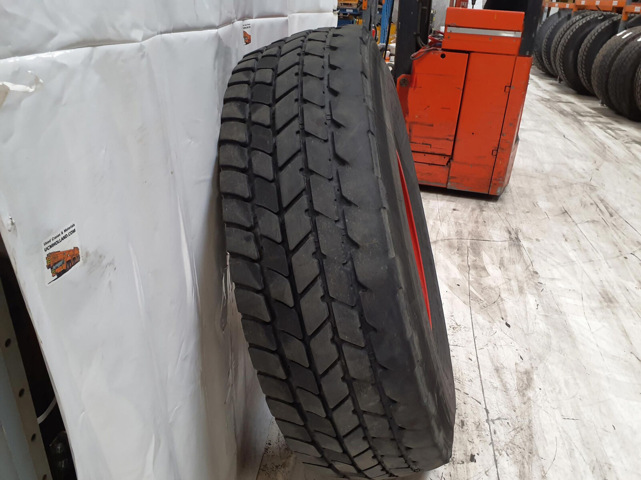 Michelin Wheel 445/95R25 10 12 1p - Roue complète pour Grue: photos 3 Michelin Wheel 445/95R25 10 12 1p - Roue complète pour Grue: photos 3