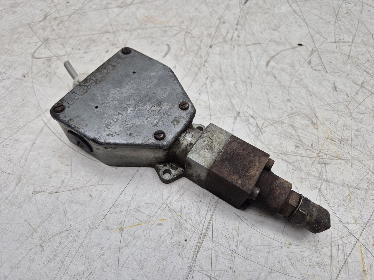 Rexroth Rexroth Pressure Switch HED-1-0A-40/350-L24 - Système électrique pour Grue: photos 1 Rexroth Rexroth Pressure Switch HED-1-0A-40/350-L24 - Système électrique pour Grue: photos 1