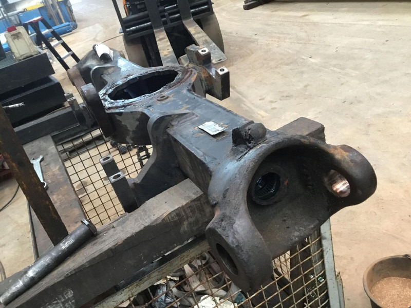Terex AC 205 axle housing axle 4 - Essieu et pièces pour Grue: photos 2 Terex AC 205 axle housing axle 4 - Essieu et pièces pour Grue: photos 2