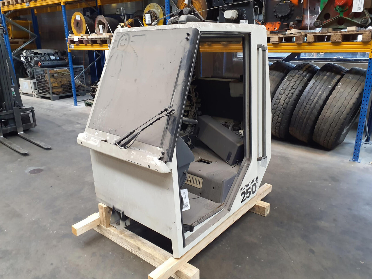 Terex PPM ATT 250 lower cabin - Cabine pour Grue mobile: photos 2 Terex PPM ATT 250 lower cabin - Cabine pour Grue mobile: photos 2