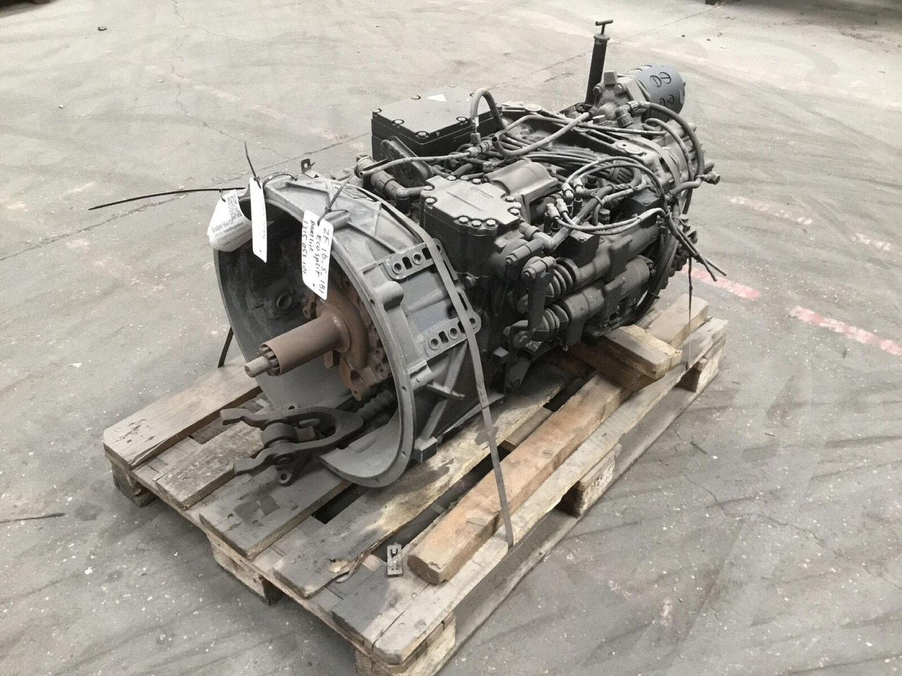 ZF ATF 60-4 gearbox EcoSplit 16-S-151 - Boîte de vitesse pour Grue mobile: photos 4 ZF ATF 60-4 gearbox EcoSplit 16-S-151 - Boîte de vitesse pour Grue mobile: photos 4