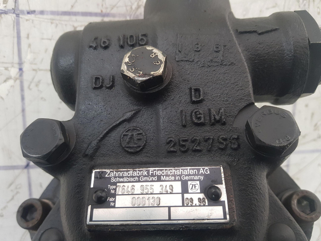 ZF ZF steering pump - Pompe de support pour Grue: photos 5 ZF ZF steering pump - Pompe de support pour Grue: photos 5