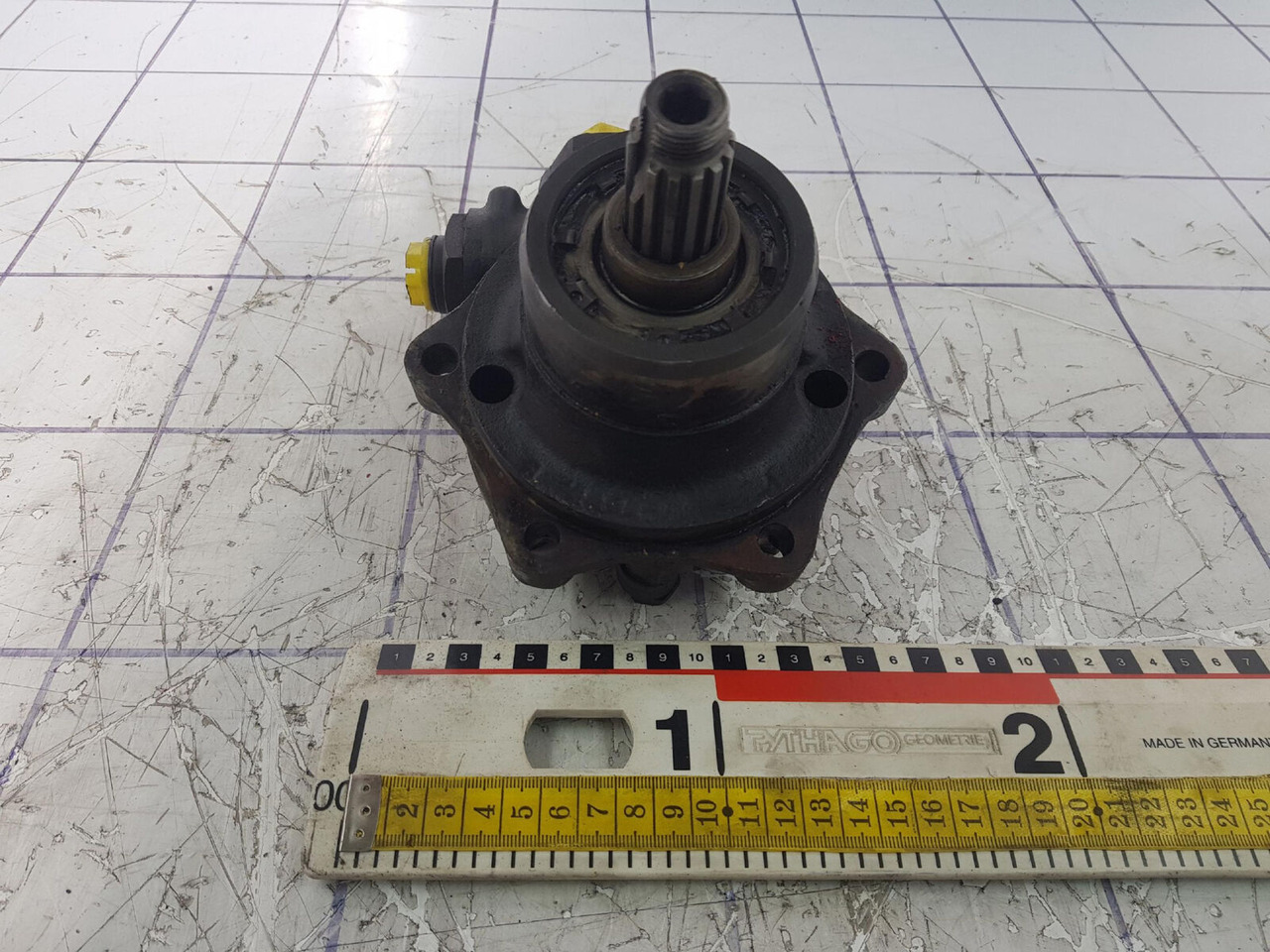 ZF steering pump - Pompe de support pour Grue: photos 1 ZF steering pump - Pompe de support pour Grue: photos 1