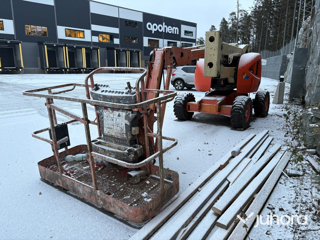 Bomlift - JLG OAJ - Nacelle articulée: photos 1 Bomlift - JLG OAJ - Nacelle articulée: photos 1