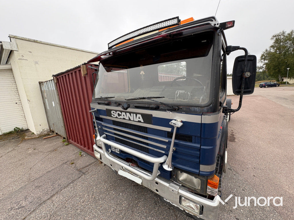 Lastbil - Scania, P82 M 4X2 50 - Camion ampliroll: photos 5 Lastbil - Scania, P82 M 4X2 50 - Camion ampliroll: photos 5