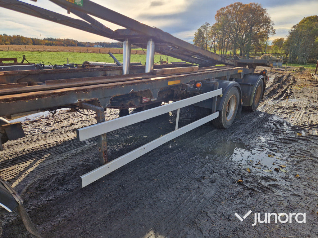 Lastväxlarvagn + Tipp - Härryda, THLBS-300-N - Remorque porte-conteneur/ Caisse mobile: photos 3 Lastväxlarvagn + Tipp - Härryda, THLBS-300-N - Remorque porte-conteneur/ Caisse mobile: photos 3