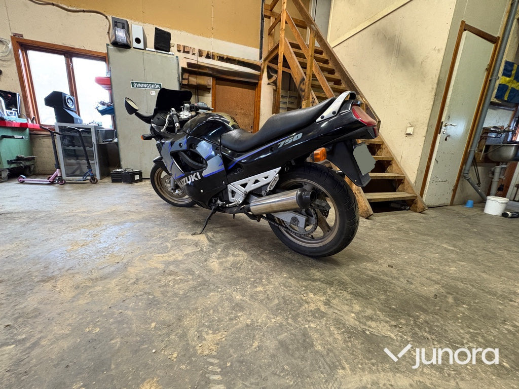 Motorcykel - SUZUKI GSX 750 F - Motocyclette: photos 3 Motorcykel - SUZUKI GSX 750 F - Motocyclette: photos 3