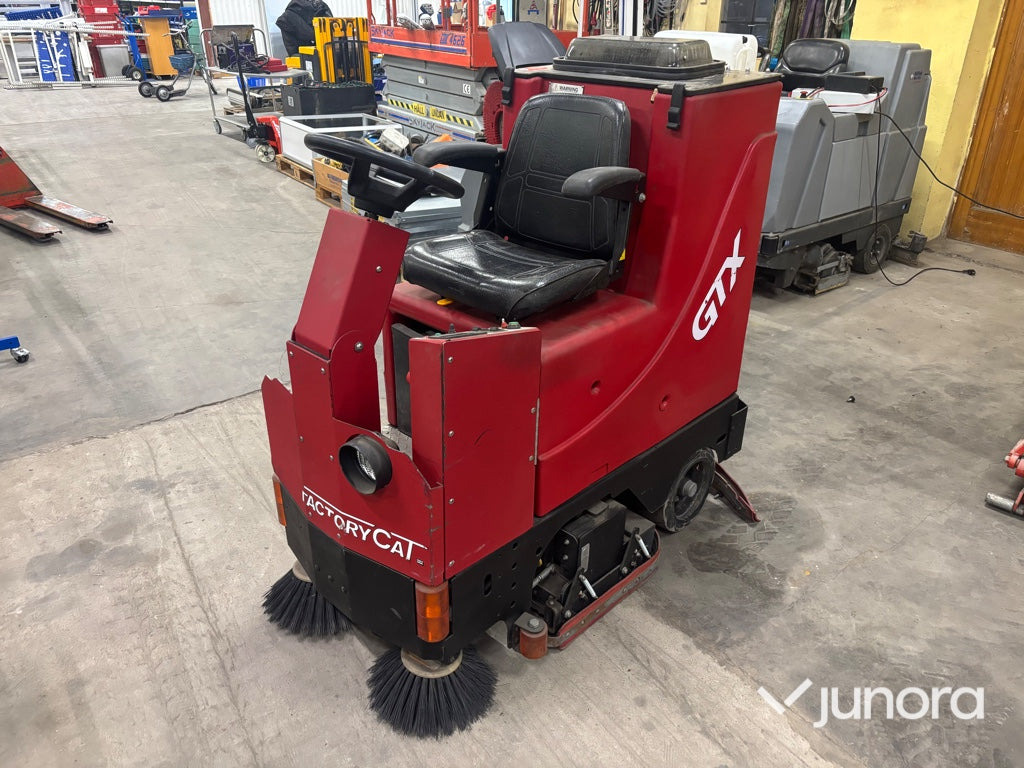 Skurmaskin - Industrial & Commercial Cleaning Equipment - Autolaveuse: photos 1 Skurmaskin - Industrial & Commercial Cleaning Equipment - Autolaveuse: photos 1