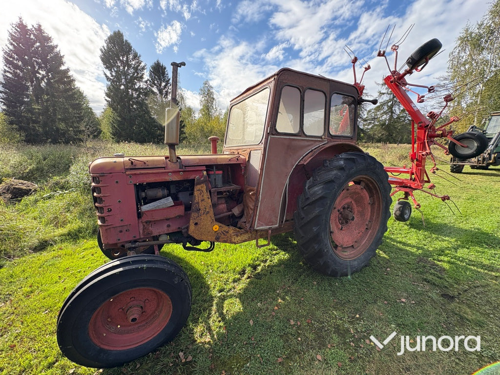 Tracteur agricole Volvo BM 350 Traktor: photos 1