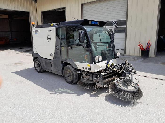 Mathieu Azura MC200 - Balayeuse de voirie: photos 1 Mathieu Azura MC200 - Balayeuse de voirie: photos 1