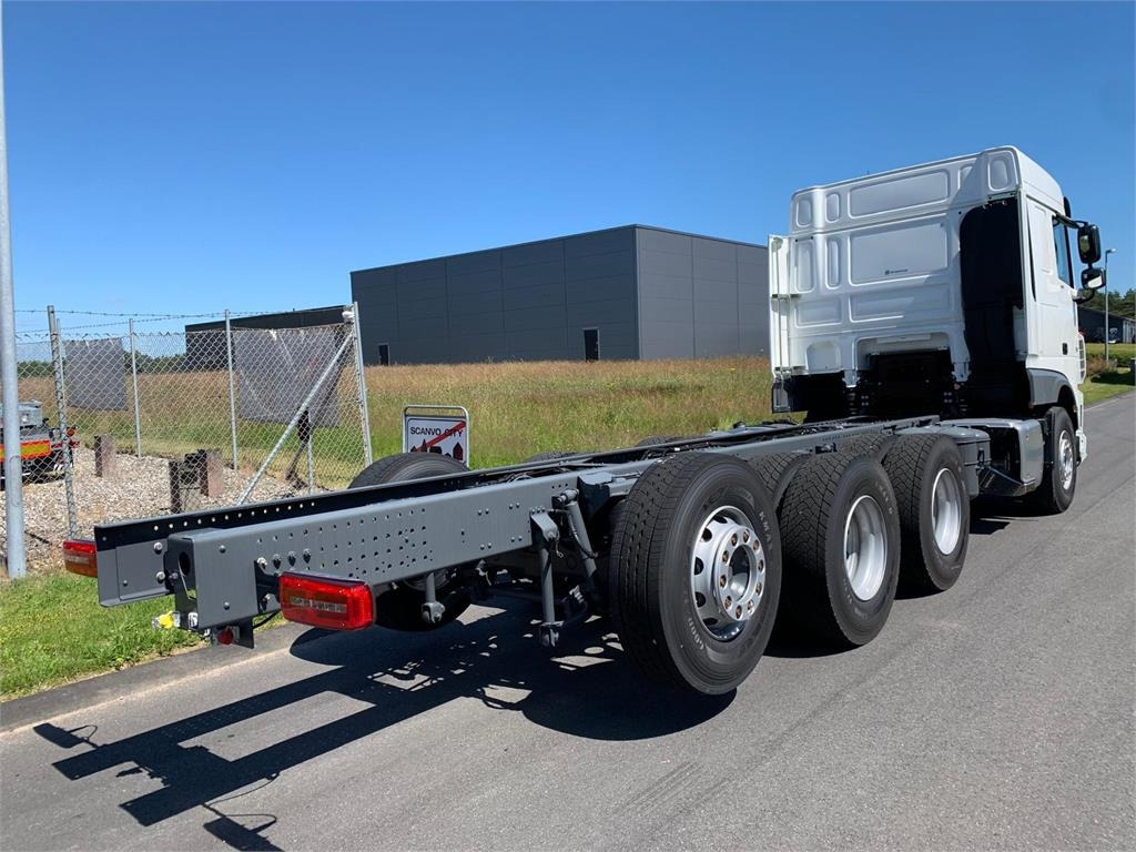 DAF XF 430 FAW 8x4*4 Tridem - Camion multibenne: photos 3 DAF XF 430 FAW 8x4*4 Tridem - Camion multibenne: photos 3