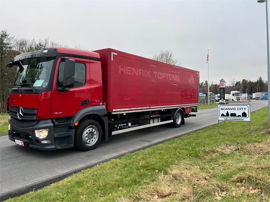 Mercedes-Benz Antos 1827 LnR - Camion fourgon: photos 1 Mercedes-Benz Antos 1827 LnR - Camion fourgon: photos 1